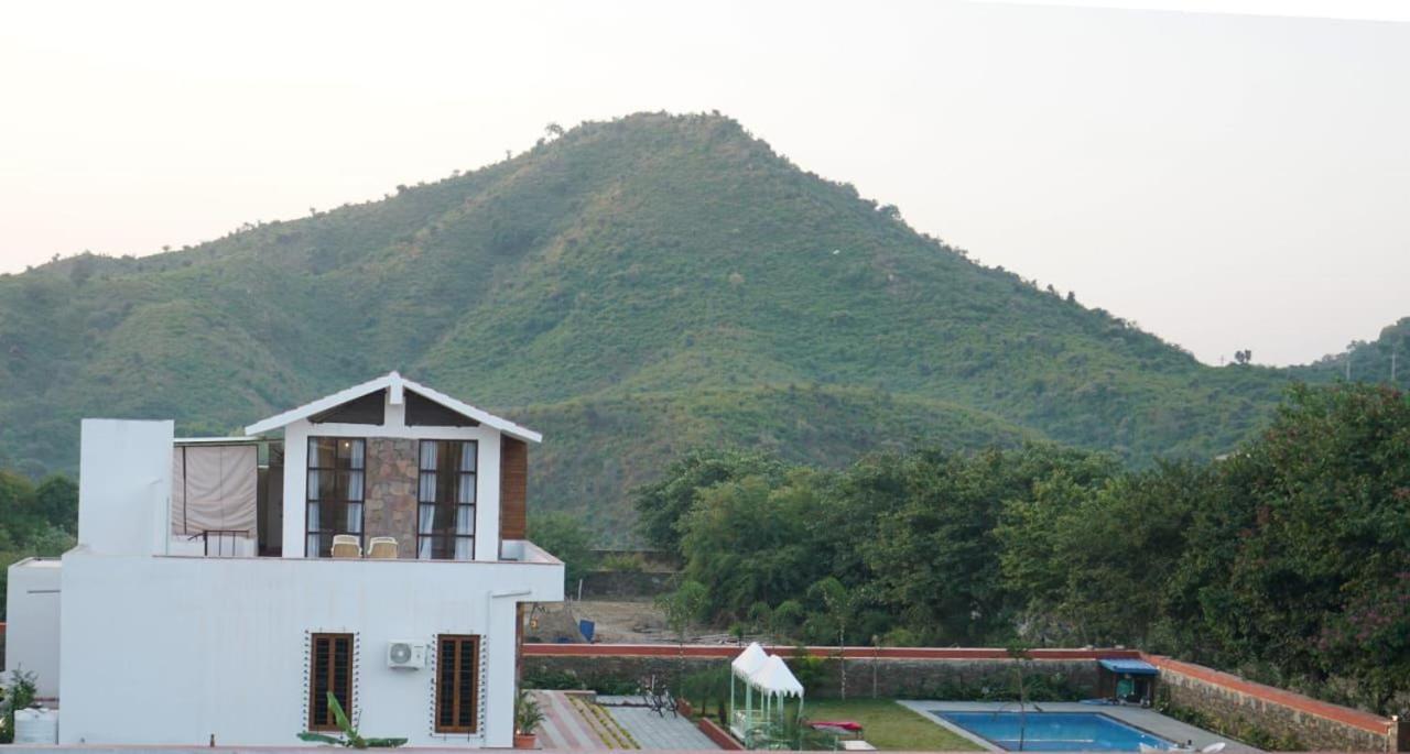 Vivid Luxuray Villa Udaipur Exterior foto