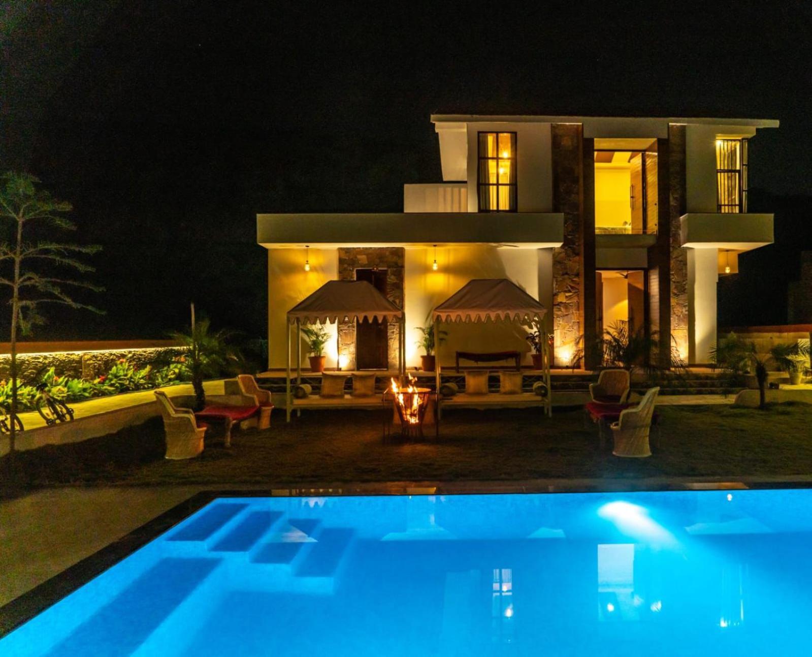 Vivid Luxuray Villa Udaipur Exterior foto